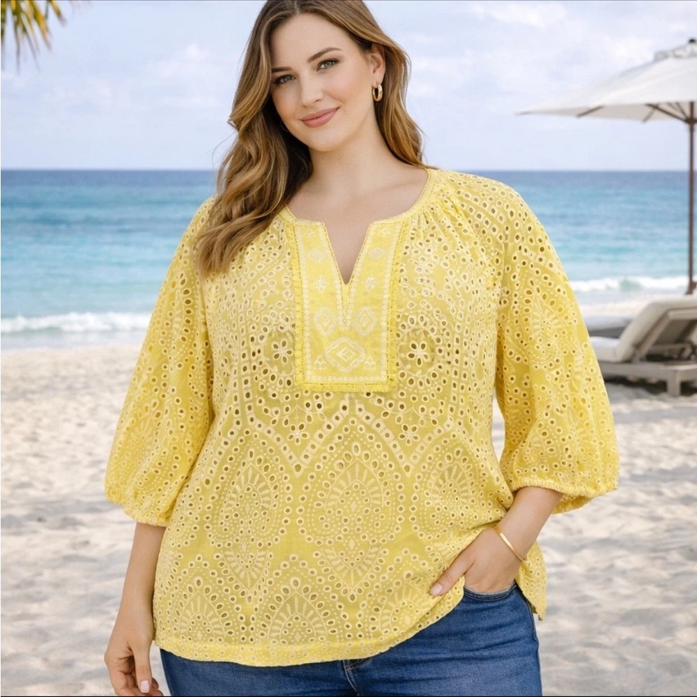 Chico’s Size 1/Medium Yellow White Eyelet Lace Loose Fit Tunic Boho Beachy Light